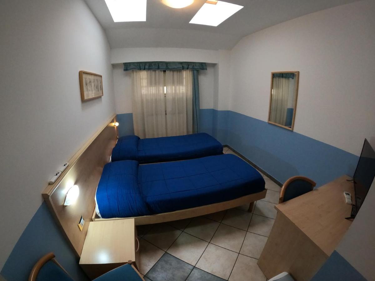 Albergo La Caravella Staranzano Exterior foto